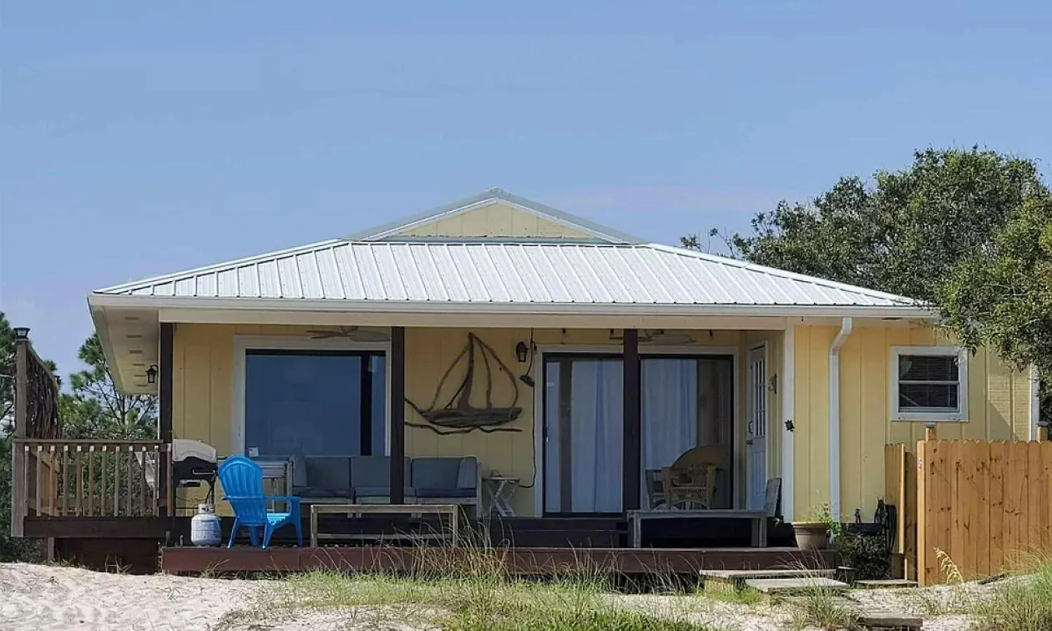 On The Shore! Discounts: 30%/wk 40%/month! Holiday home